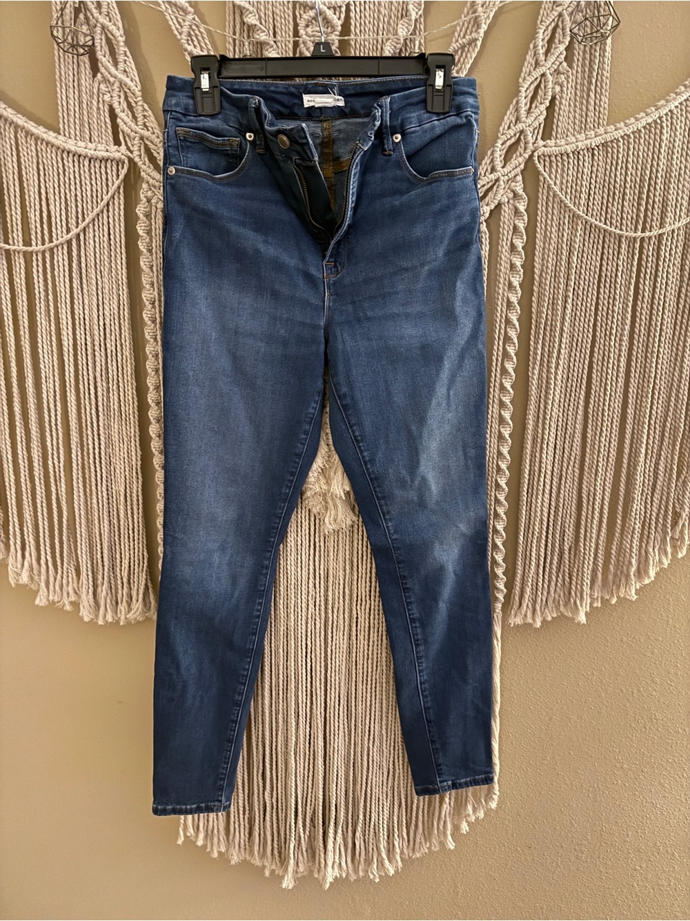 Good American Skinny Jeans — Medium Blue Wash